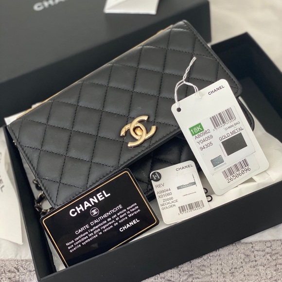 CHANEL Handbags - 100% Authentic Chanel Lambskin WOC with gold metal